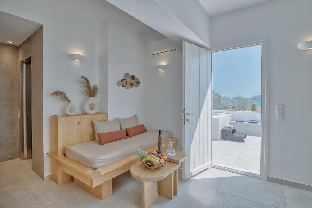 Marinatou Suites Antiparos Town Exteriör bild